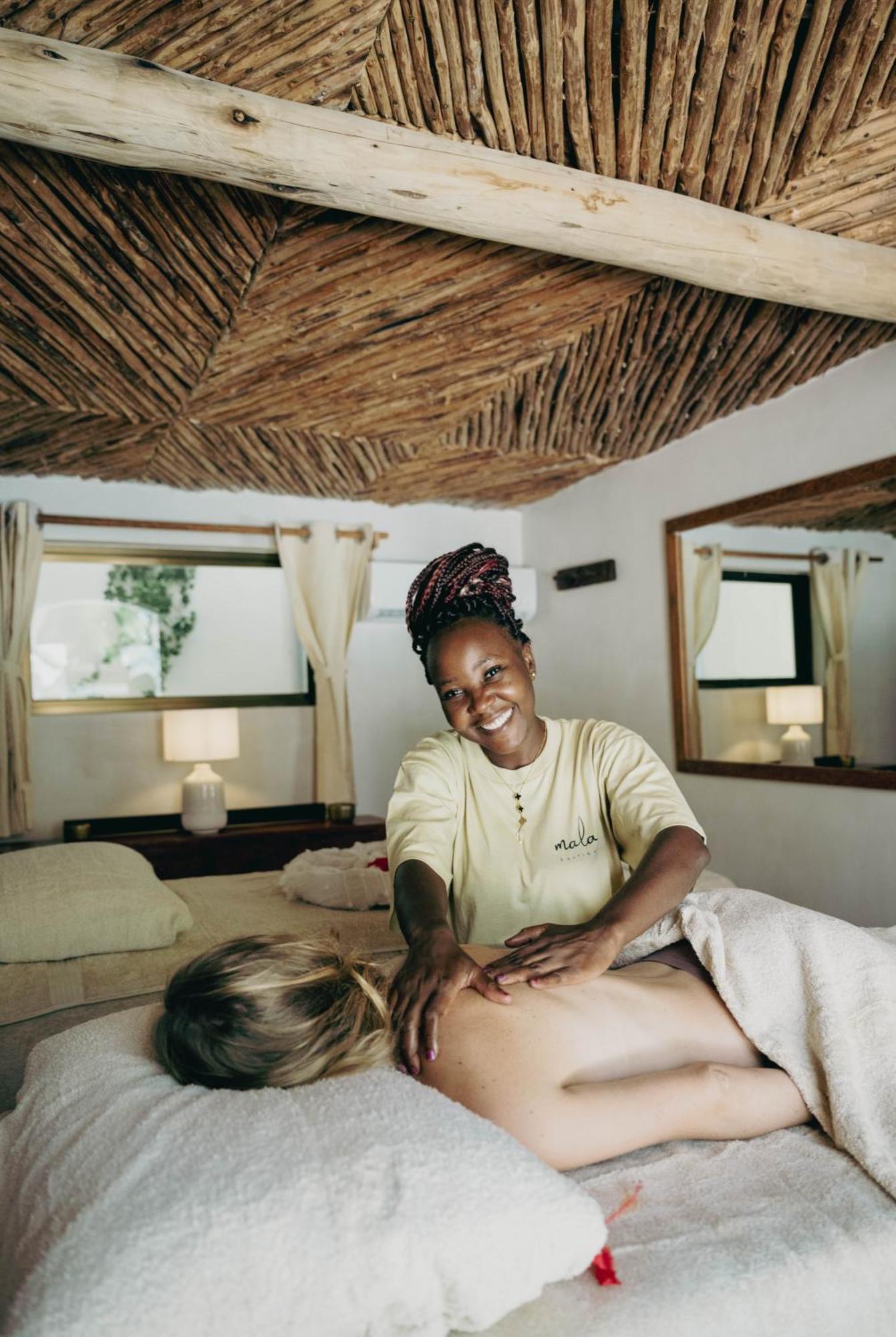 Mala Boutique Hotel Bwejuu Exteriör bild